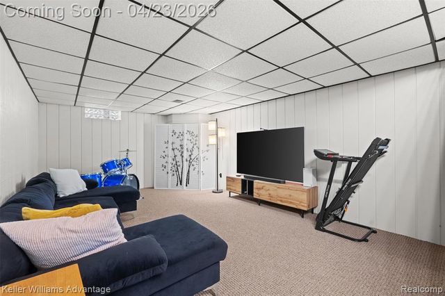 348 Willow Tree Lane, Rochester Hills, MI 48306