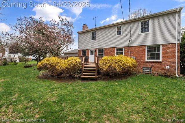 348 Willow Tree Lane, Rochester Hills, MI 48306