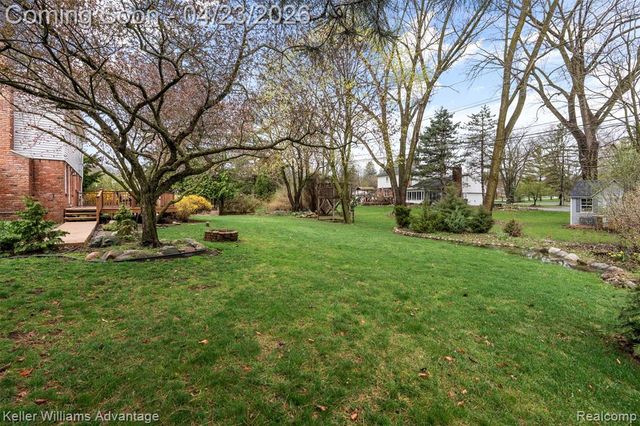 348 Willow Tree Lane, Rochester Hills, MI 48306