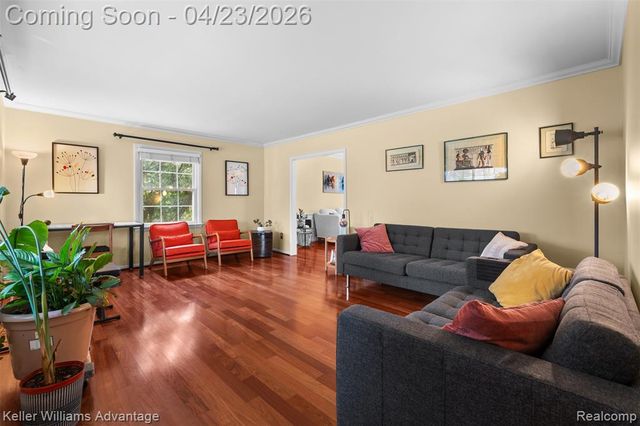348 Willow Tree Lane, Rochester Hills, MI 48306