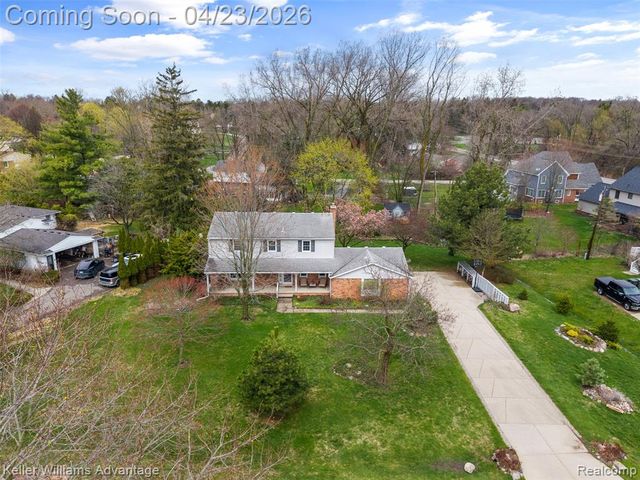 348 Willow Tree Lane, Rochester Hills, MI 48306