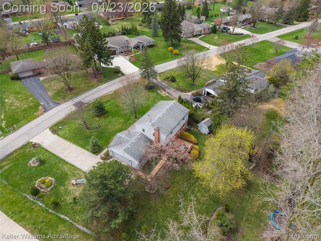 348 Willow Tree Lane, Rochester Hills, MI 48306
