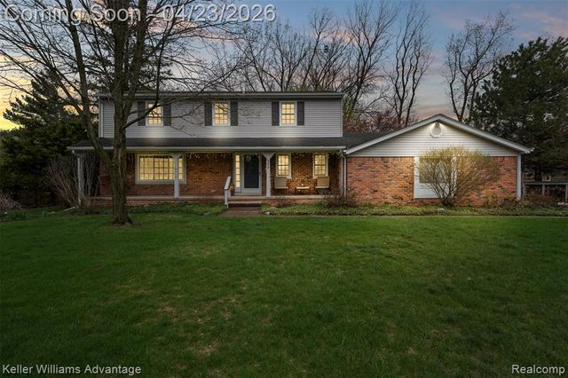 348 Willow Tree Lane, Rochester Hills, MI 48306