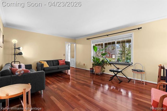 348 Willow Tree Lane, Rochester Hills, MI 48306