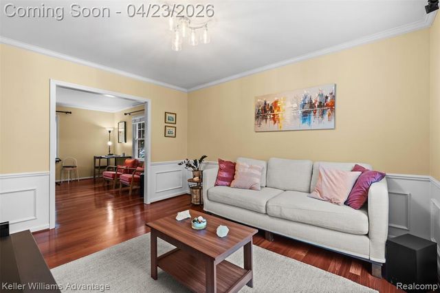 348 Willow Tree Lane, Rochester Hills, MI 48306