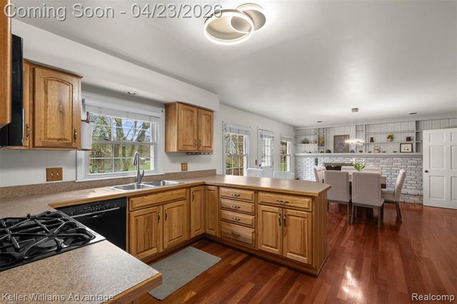348 Willow Tree Lane, Rochester Hills, MI 48306