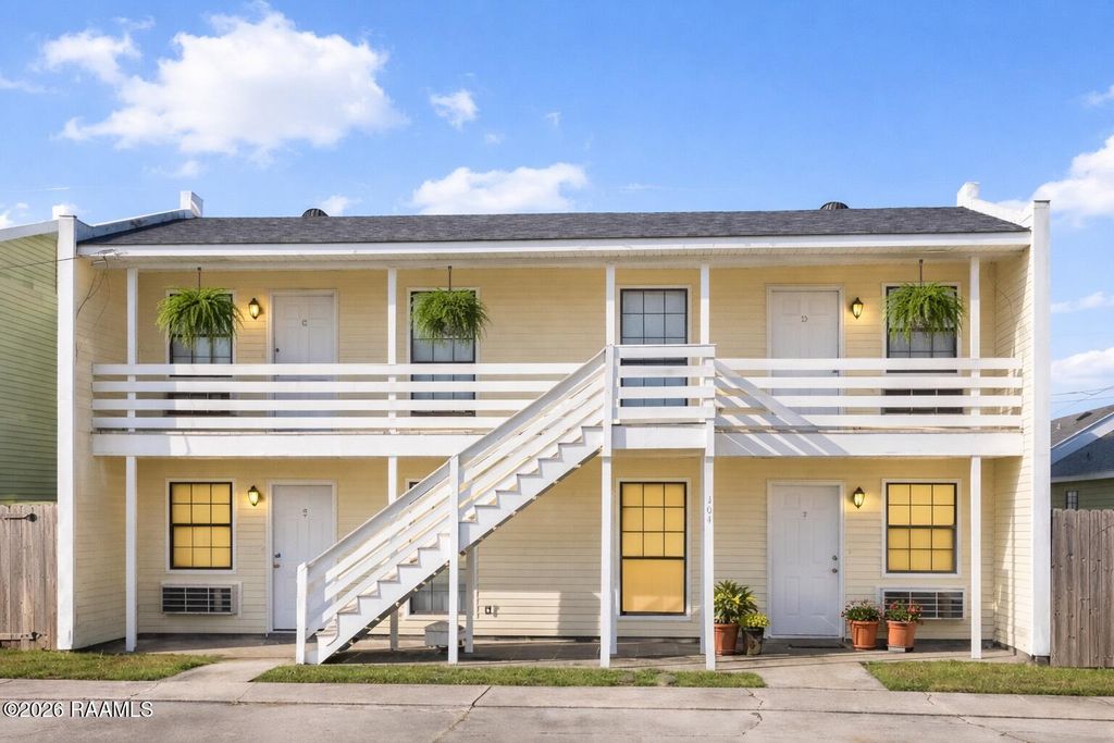 104 Briarcliff Drive, Youngsville, LA 70592