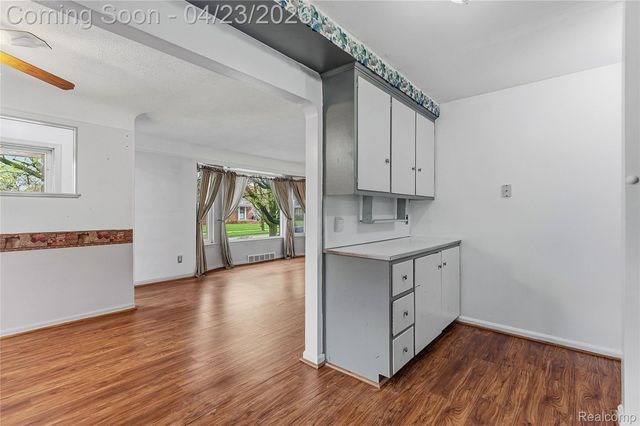 9538 Hazelton, Redford Charter Township, MI 48239