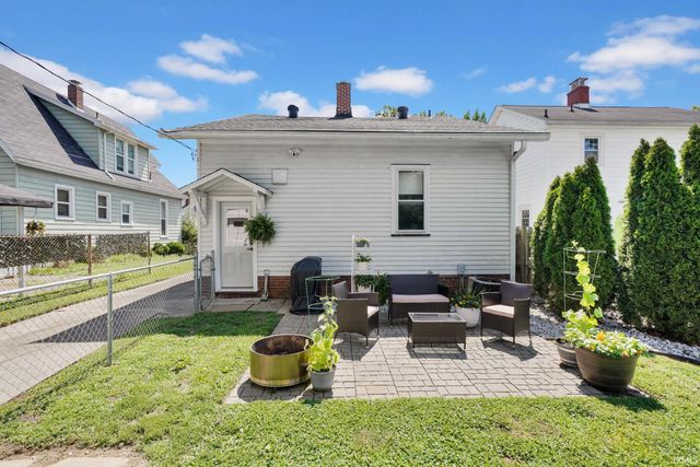 627 S Englewood Avenue, Evansville, IN 47714