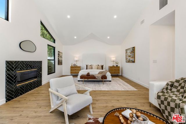 5517 Noble Avenue, Sherman Oaks, CA 91411