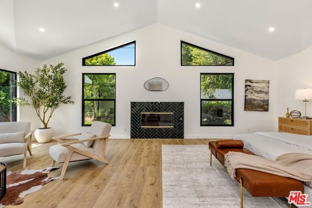 5517 Noble Avenue, Sherman Oaks, CA 91411
