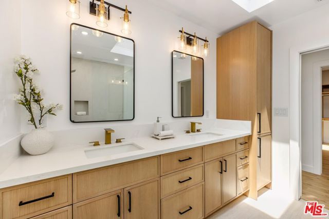 5517 Noble Avenue, Sherman Oaks, CA 91411