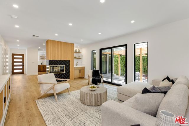 5517 Noble Avenue, Sherman Oaks, CA 91411