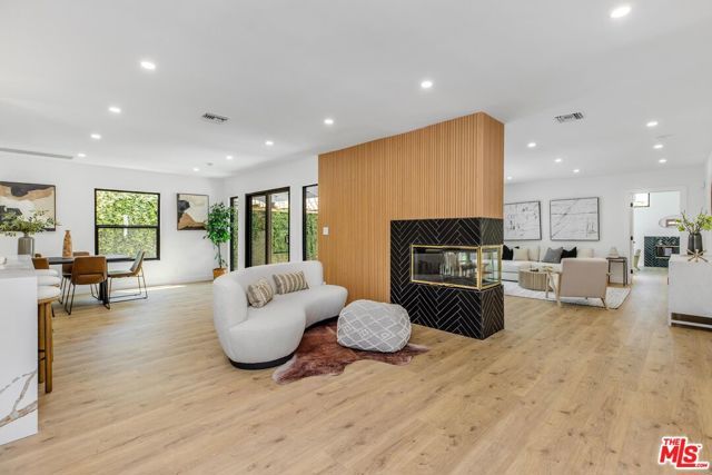 5517 Noble Avenue, Sherman Oaks, CA 91411