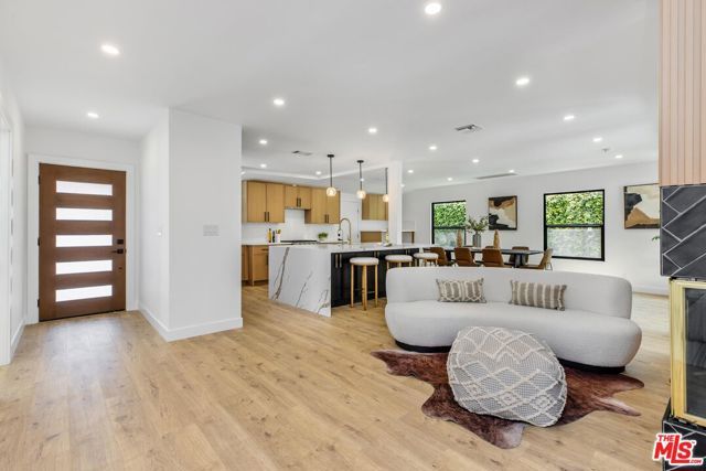 5517 Noble Avenue, Sherman Oaks, CA 91411