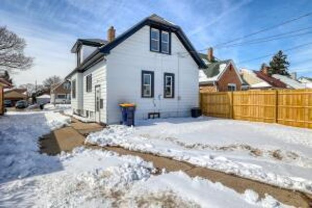 2338 S 98th STREET, West Allis, WI 53227