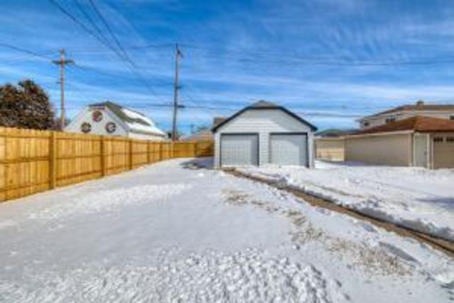 2338 S 98th STREET, West Allis, WI 53227