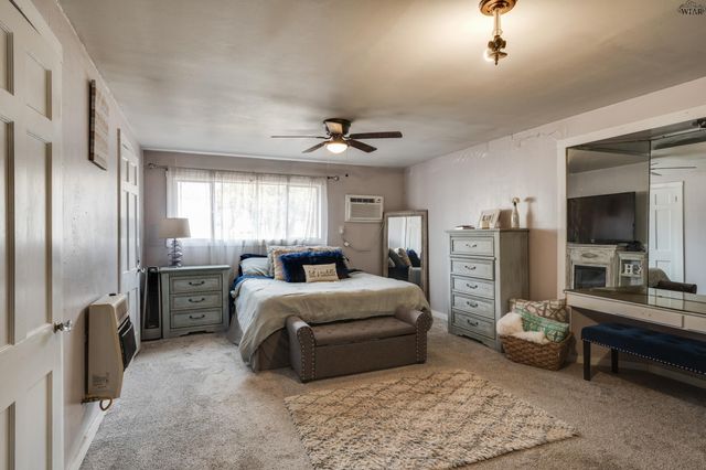 107 W SOUTHLAND AVENUE, Electra, TX 76360