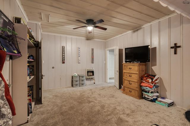 107 W SOUTHLAND AVENUE, Electra, TX 76360