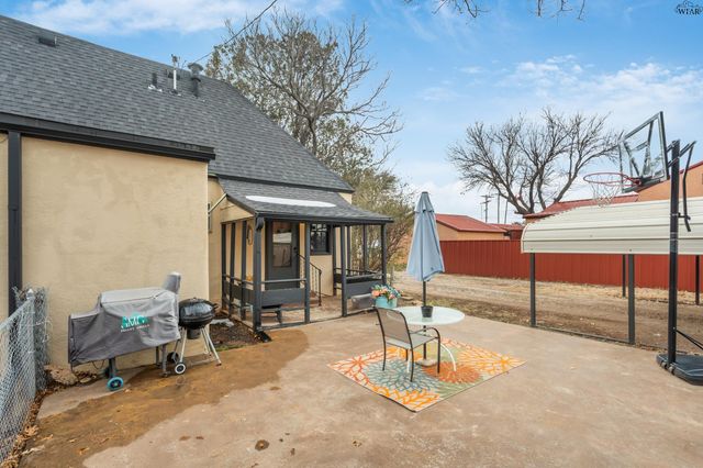 107 W SOUTHLAND AVENUE, Electra, TX 76360