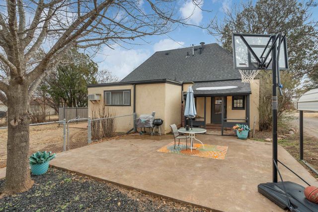 107 W SOUTHLAND AVENUE, Electra, TX 76360