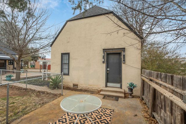 107 W SOUTHLAND AVENUE, Electra, TX 76360