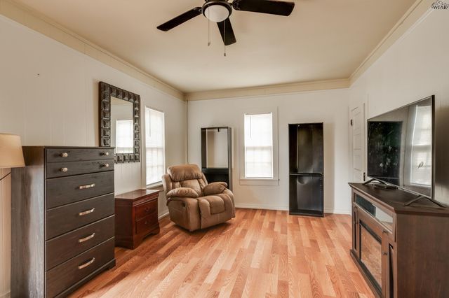 107 W SOUTHLAND AVENUE, Electra, TX 76360