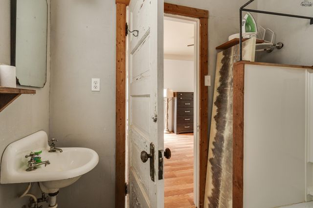 107 W SOUTHLAND AVENUE, Electra, TX 76360