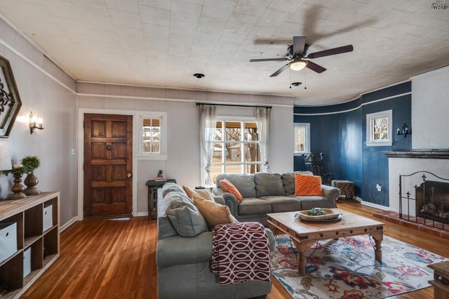 107 W SOUTHLAND AVENUE, Electra, TX 76360