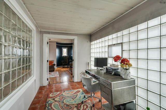 107 W SOUTHLAND AVENUE, Electra, TX 76360