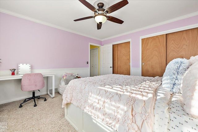 20127 W Ballantyne Court, Grosse Pointe Woods, MI 48236