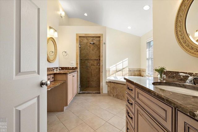 20127 W Ballantyne Court, Grosse Pointe Woods, MI 48236