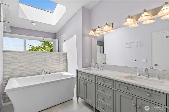 809 Spruce Place, Edmonds, WA 98020