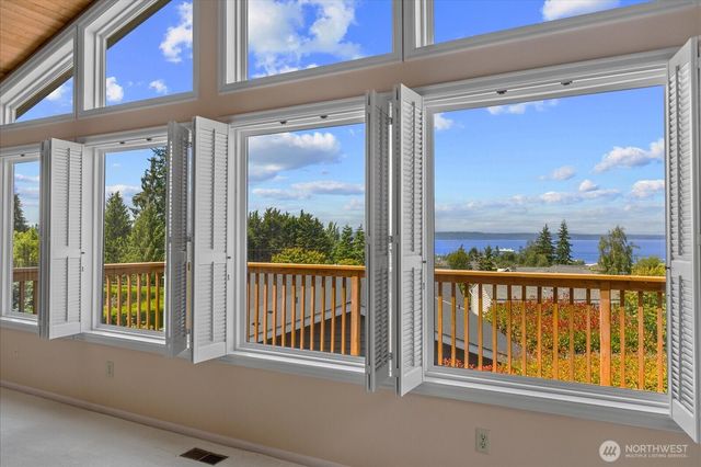 809 Spruce Place, Edmonds, WA 98020