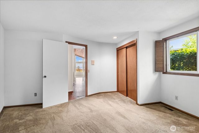 809 Spruce Place, Edmonds, WA 98020