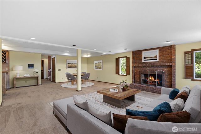 809 Spruce Place, Edmonds, WA 98020