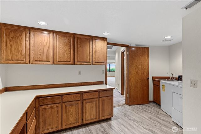 809 Spruce Place, Edmonds, WA 98020