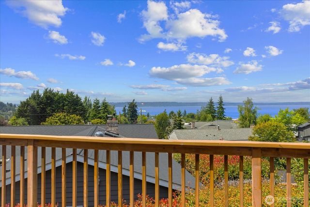 809 Spruce Place, Edmonds, WA 98020