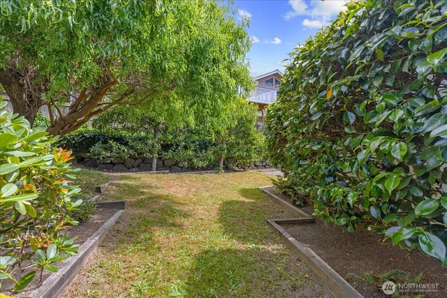809 Spruce Place, Edmonds, WA 98020
