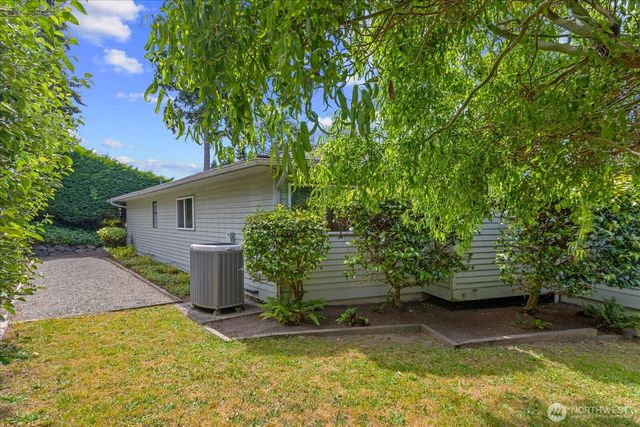 809 Spruce Place, Edmonds, WA 98020