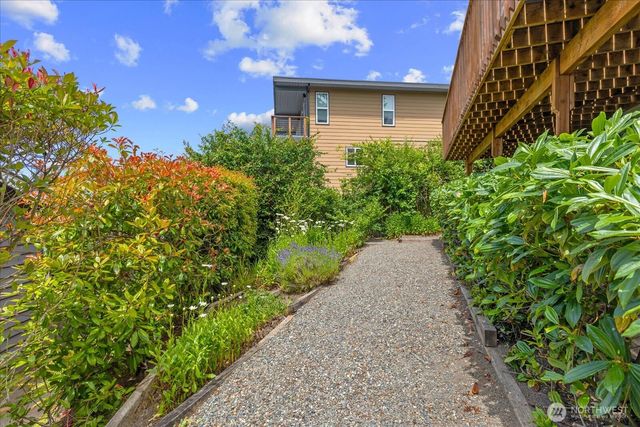 809 Spruce Place, Edmonds, WA 98020