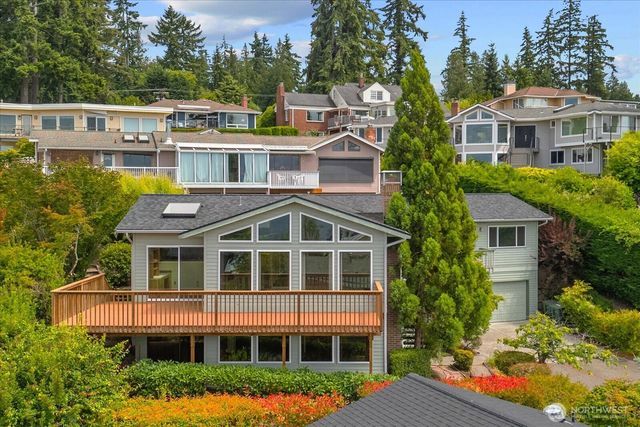 809 Spruce Place, Edmonds, WA 98020