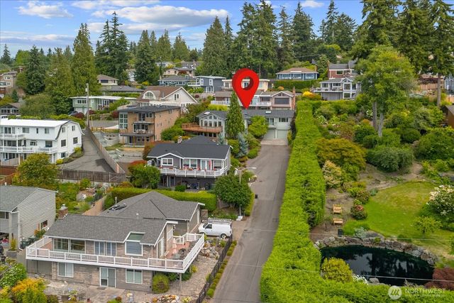 809 Spruce Place, Edmonds, WA 98020
