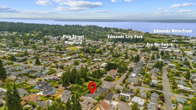 809 Spruce Place, Edmonds, WA 98020
