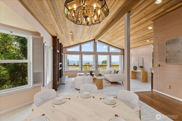 809 Spruce Place, Edmonds, WA 98020