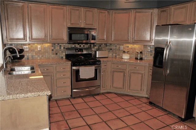 24 Via Helena, Rancho Santa Margarita, CA 92688