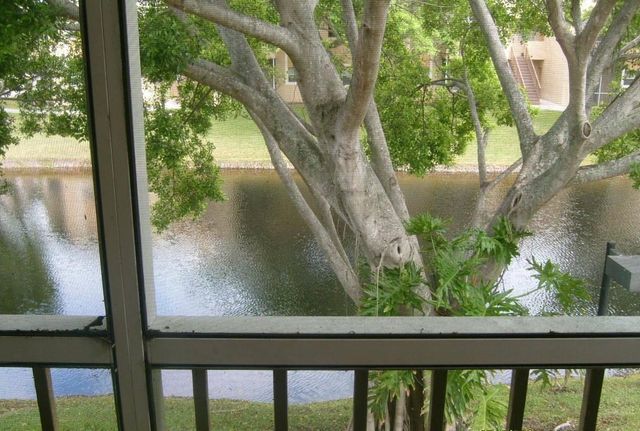 621 Cypress Lake Boulevard K16, Deerfield Beach, FL 33064