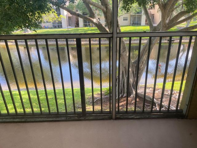 621 Cypress Lake Boulevard K16, Deerfield Beach, FL 33064