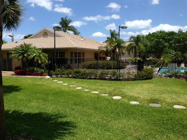 621 Cypress Lake Boulevard K16, Deerfield Beach, FL 33064