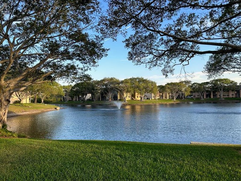 621 Cypress Lake Boulevard K16, Deerfield Beach, FL 33064